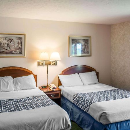 Econo Lodge Hornell Екстериор снимка