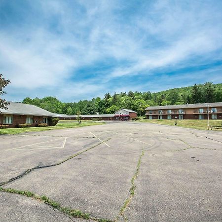 Econo Lodge Hornell Екстериор снимка