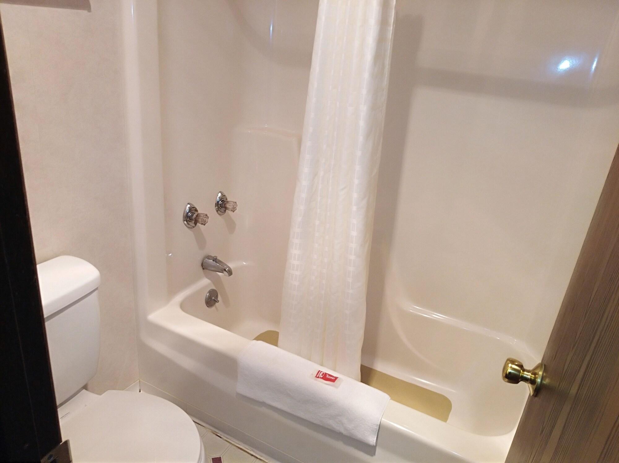 Econo Lodge Hornell Екстериор снимка