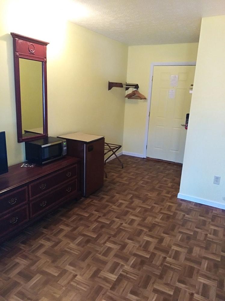 Econo Lodge Hornell Екстериор снимка