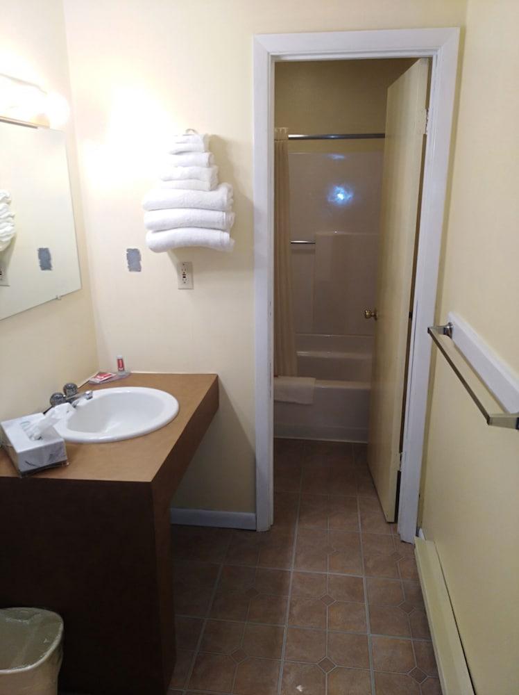 Econo Lodge Hornell Екстериор снимка