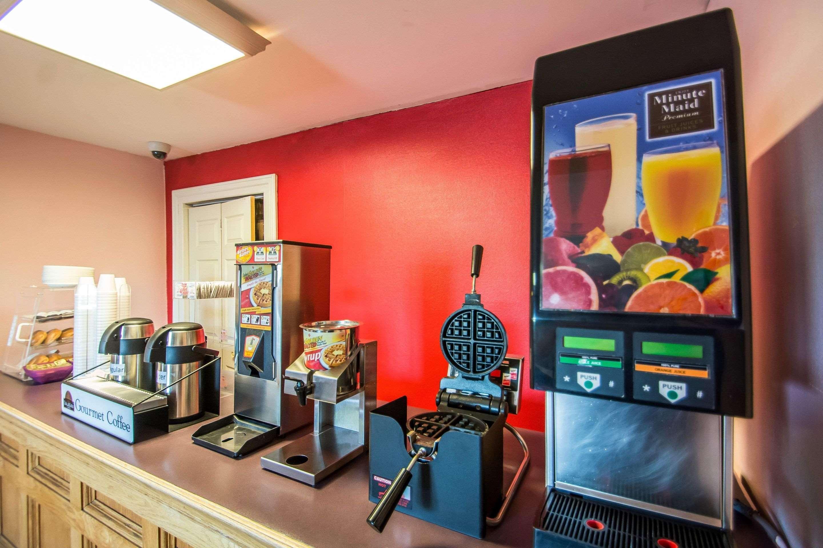 Econo Lodge Hornell Екстериор снимка