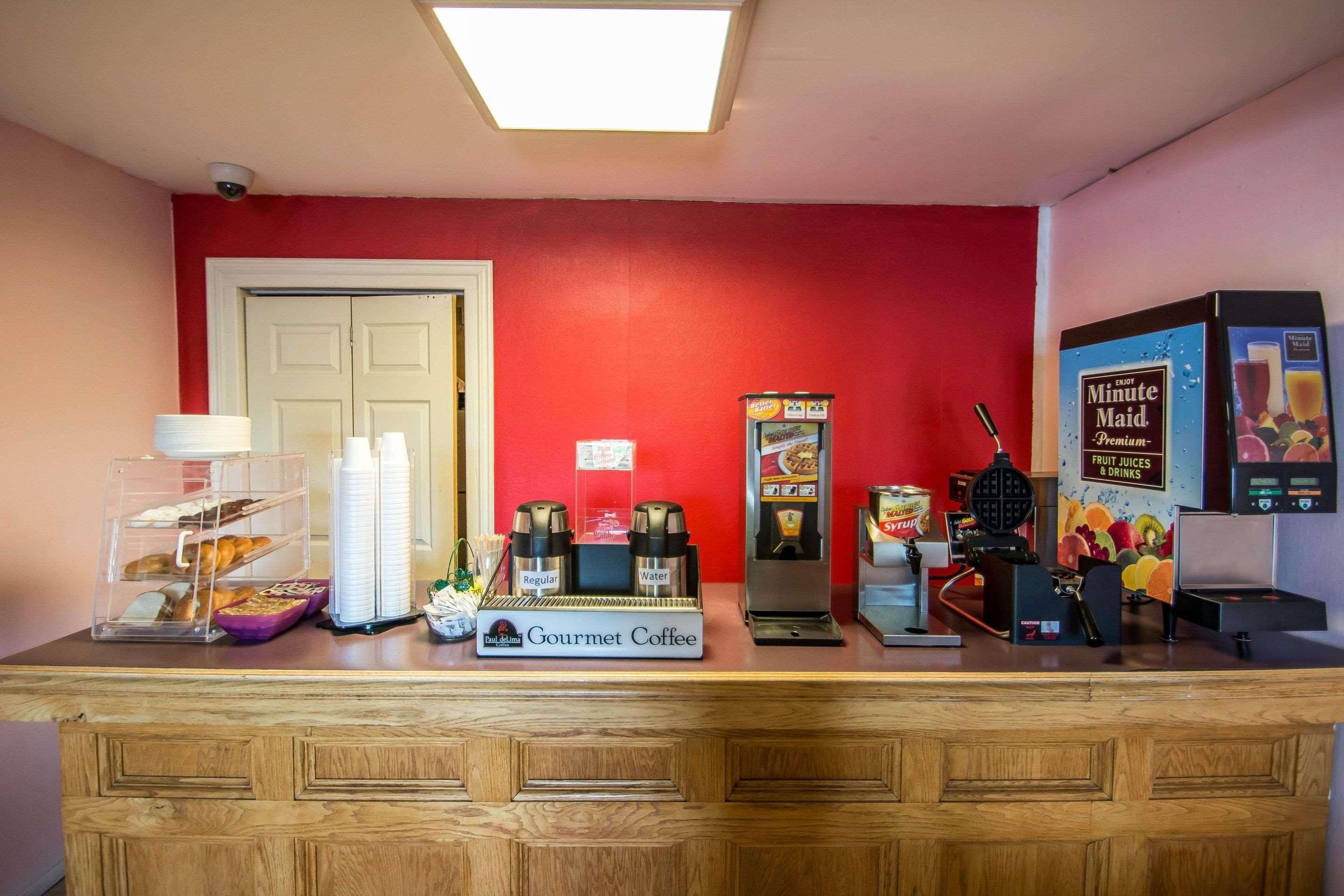 Econo Lodge Hornell Екстериор снимка
