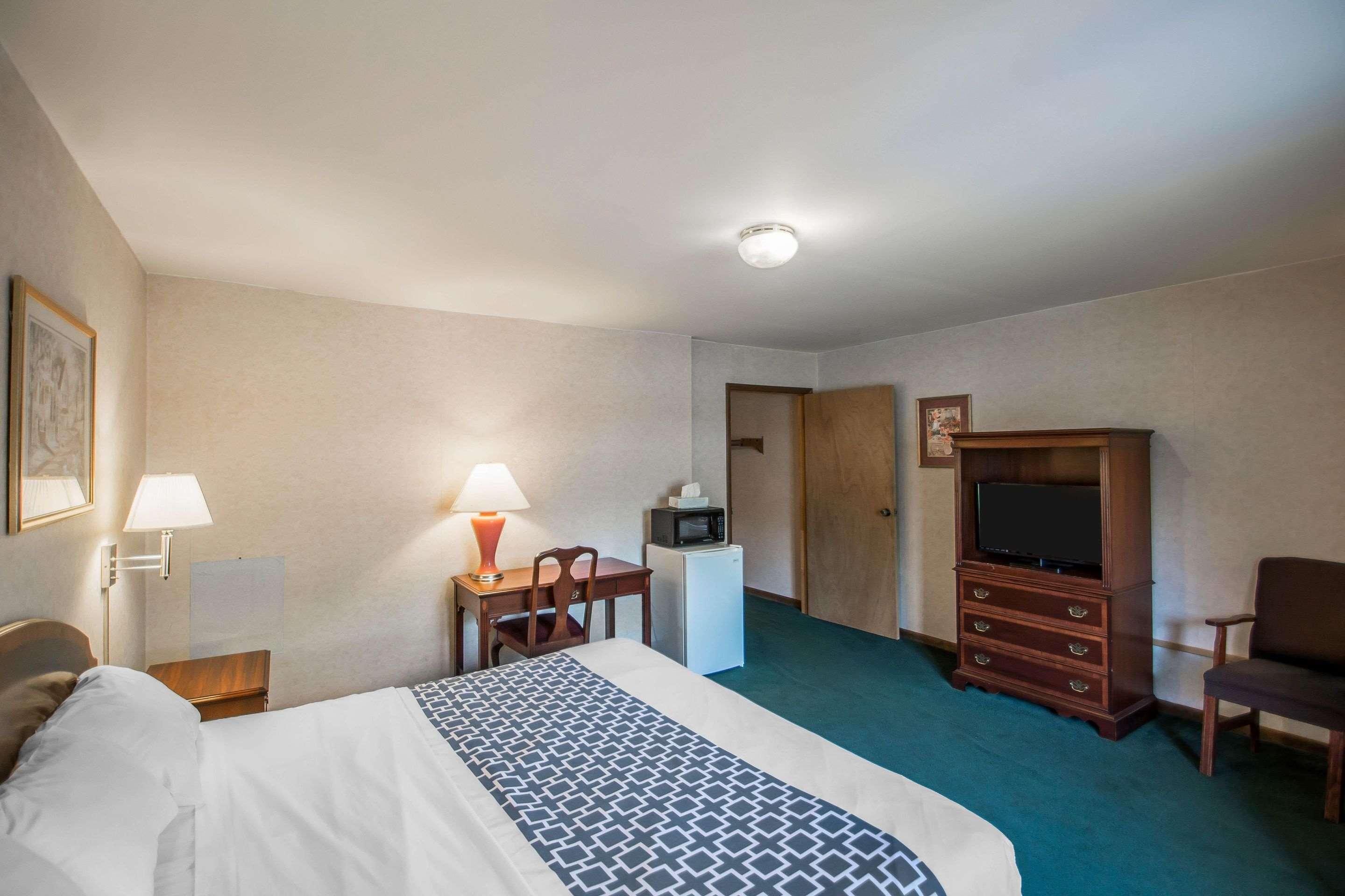 Econo Lodge Hornell Екстериор снимка