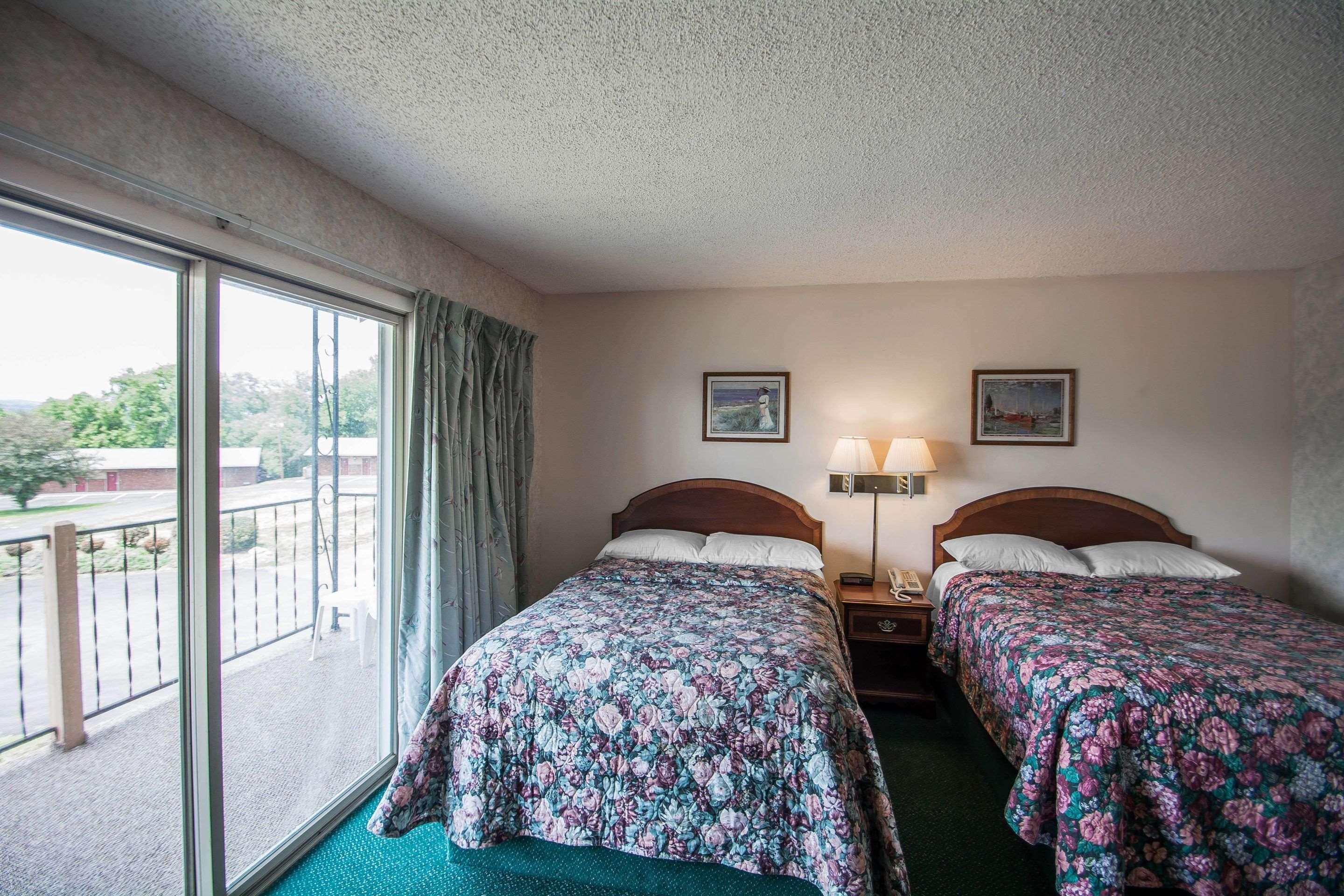 Econo Lodge Hornell Екстериор снимка