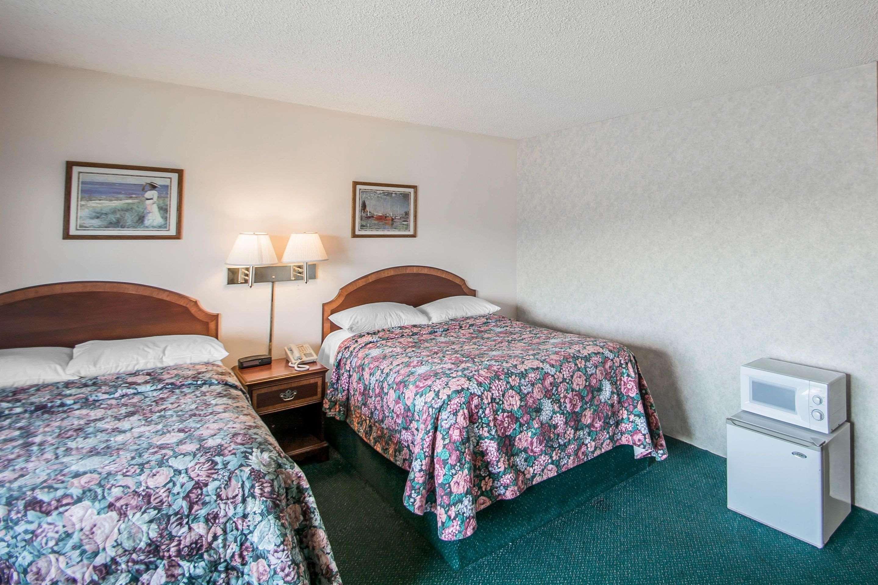 Econo Lodge Hornell Екстериор снимка