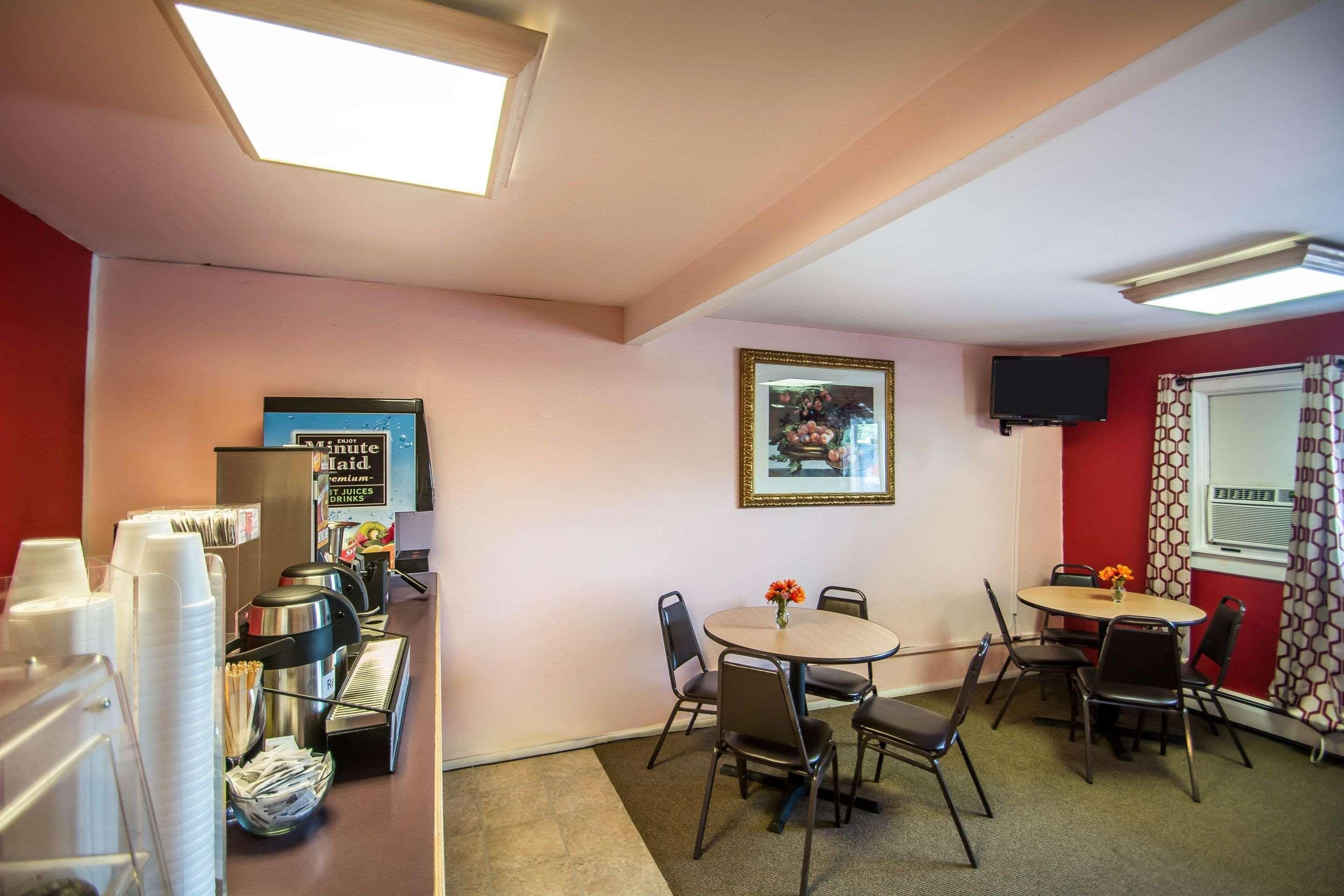 Econo Lodge Hornell Екстериор снимка