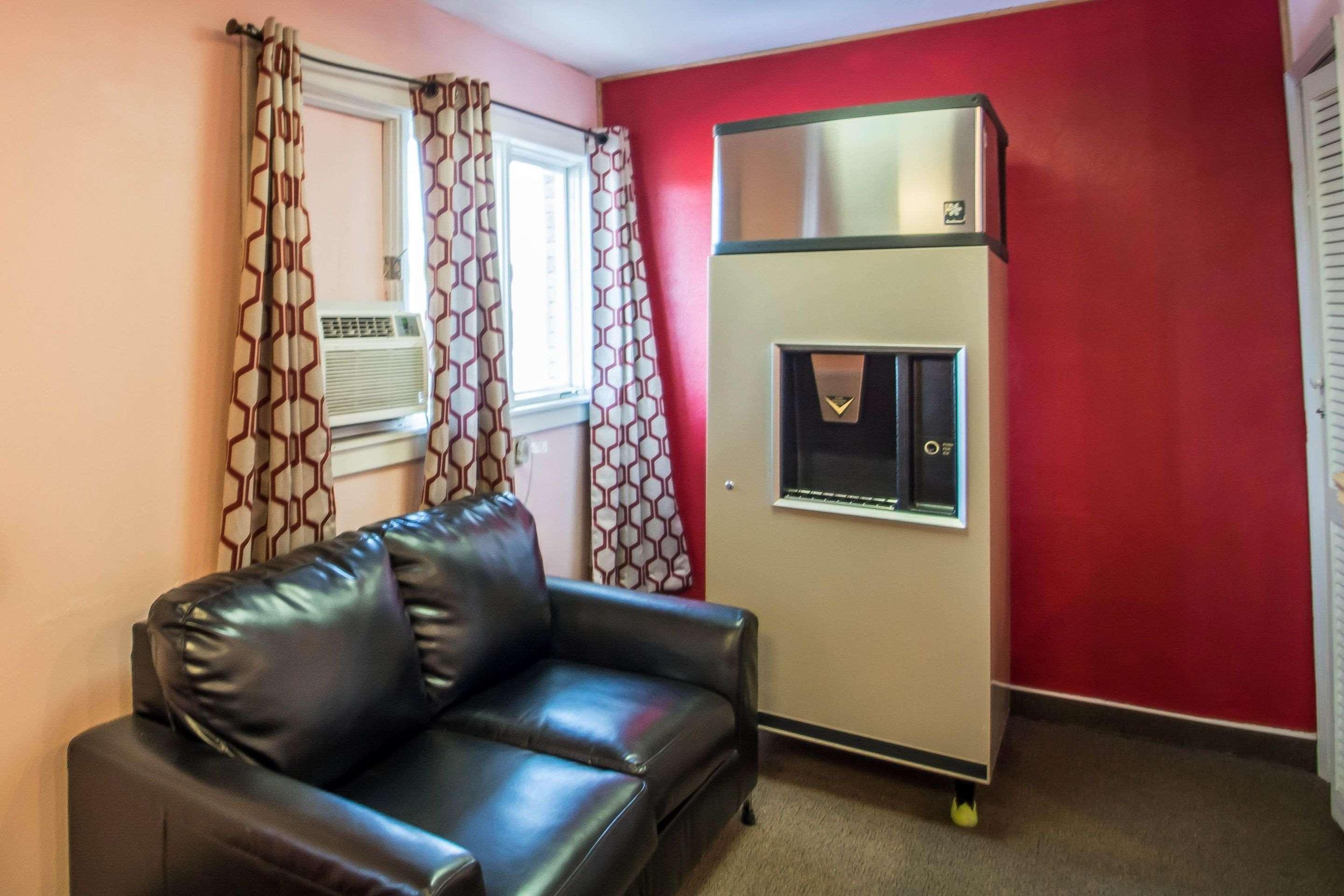 Econo Lodge Hornell Екстериор снимка